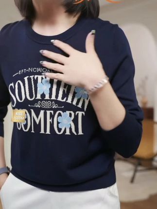 川禾织衣 早秋字母提花撞色圆领100纯兰精天丝长袖高端针织T恤衫#休闲穿搭 #休闲搭配