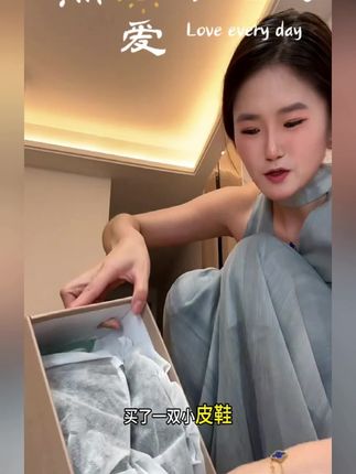 ~气质一字带扣女鞋2025新款小个子内增高山茶花镂空单鞋女