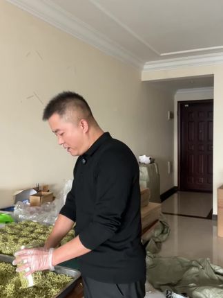 金银花没有苦味作用是很有限的,开过花的或者假金银花是没有苦味的。#金银花 #封丘金银花