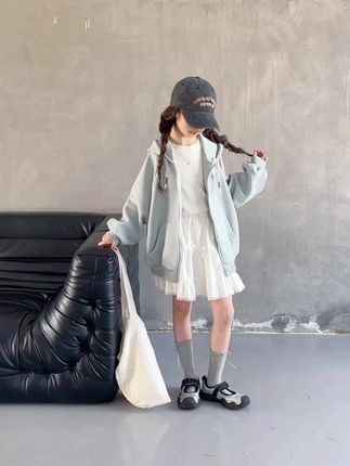 你要悄悄地拔尖,然后惊艳所有人#今日穿搭 #穿搭分享 #酷女孩穿搭 #外套穿搭 #慵懒风穿搭