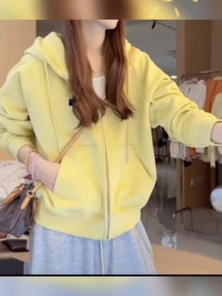 #流光机能风穿搭太有生命力了 #简约穿搭 #穿搭分享 #女装穿搭 #女神穿搭 @DOU+小助手