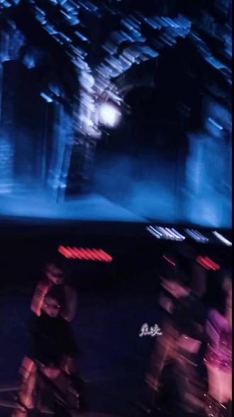 虞书欣生日会直拍《Gwalla》
主包太激动 手抖抱歉#虞书欣#虞书欣生日会#虞书欣blossom生日音乐狂欢派对 #Gwalla #直拍