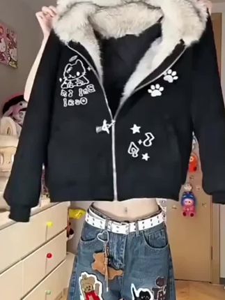 杏色毛绒KT刺绣短款外套男女秋冬夹棉加厚座山雕毛领连帽棉衣夹克