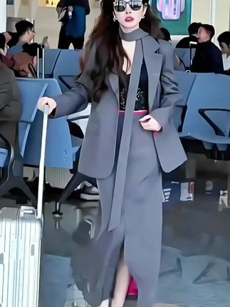 一秒穿出S曲线!这件显瘦神裙被问了800遍!#女装穿搭 #秋装新款 #穿出自己的风格 #变美小技巧 #今日穿搭look