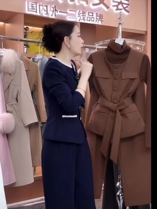 时尚洋气百搭 #套装 #穿搭女装 #每日推荐 #高级感穿搭 @DOU+上热门 @DOU+小助手