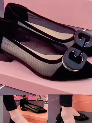 2025春夏季网纱凉鞋,浅口尖头设计勾勒优雅脚型,低跟粗跟行走稳当不累脚。镂空网纱透气清爽,适配春夏季节。大码设计包容多种脚型,单鞋款式简约百搭,无论是日常通勤还是轻社交场合都能轻松驾驭,兼具舒适与美感。#气质百搭 #好穿不贵 #高端大气 #精致女人必备 #软底软面穿上超舒服