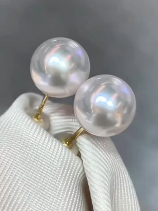 珍珠耳钉18k金正圆天然淡水珍珠赛澳白珍珠耳钉#珍珠耳钉#耳饰搭配 #耳钉 #精美耳饰 #美出高级感