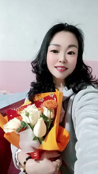 老师
三八妇女节,愿你的容颜如花般娇艳,愿你的心灵如月般皎洁。祝你节日快乐,幸福美满!
复制
做贺卡
有梦可追,有人可爱,有所期待,不负韶华!🌹💪
复制
做贺卡
美丽不减,快乐加倍,幸福满满,好运连连!🎉
复制
做贺卡
在这个属于您的节日里,衷心祝愿您健康平安,工作顺利,生活美满,三八节快乐!
复制
做贺卡
三八节到,愿你如花似玉,笑颜常开;如诗如画,意境深远。愿你美丽与智慧并存,快乐与幸福同在!
复制
做贺卡
女神节快乐!愿你像女王一样主宰自己的生活,像公主一样被世界宠爱。👑
复制
做贺卡
女神节快乐!愿你像那盛开的花朵,绽放出无尽的魅力与光彩。愿你的每一天都充满阳光和欢笑!