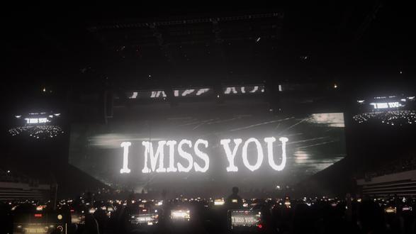 徐良成都演唱会0502班超强鼓点I Miss You #徐良 #时间折叠演唱会 #追星 #演唱会是一群人的乌托邦 超强鼓点I Miss You 🤘🥳💓🉐🆒💯❤️😍@徐良 @徐良时间折叠演唱会 期待青岛🆙🤗 #这个世界不能没有演唱会 坏女孩来了😎