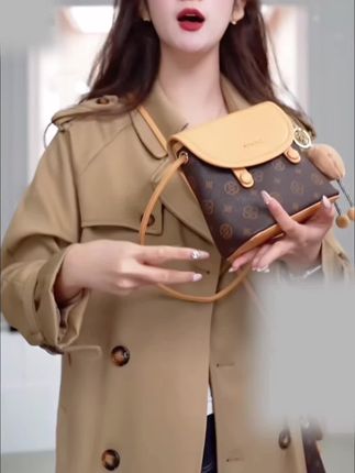 奥康手机包包女款爆款女式单肩高级感通勤大容量斜挎小包#包包推荐 #辣妹穿搭大赏 #奢侈品 #种草 #分享