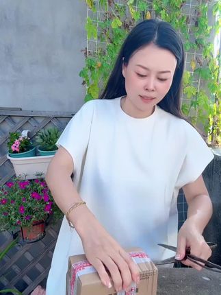 #我要上热门 咸桃片小时候的味道#零食推荐 #咸桃片 #小时候味道