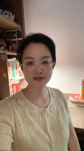 你说有没有一种可能 你也是别人半夜醒来,朝思暮想的那个人呢。 #情感 #情感口播 #走心文案 #人间清醒 #治愈