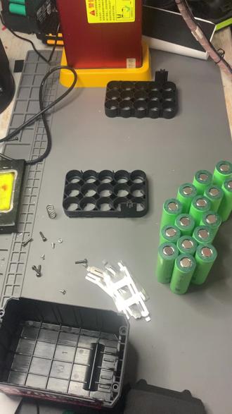 组装大艺A3款14.4安时电池#锂电池组装 #锂电池维修 #电动工具电池