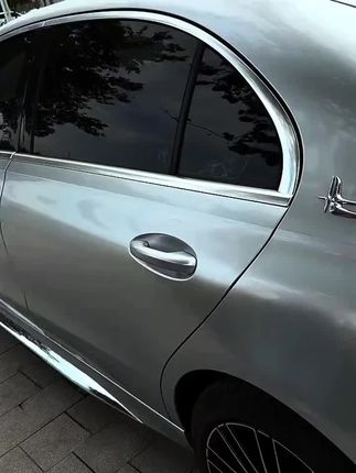奔驰的车友还在为座椅后排经常被踢脏而发愁吗? 赶紧试试这款防踢垫 不仅可以保护座椅后排。而且装上后显的车特别有质感。#奔驰 #奔驰c260l #座椅防踢垫 #汽车好物