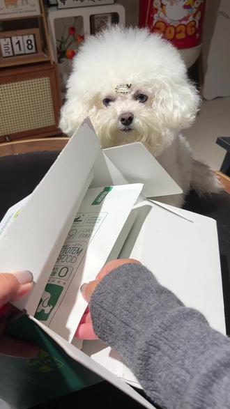 这款鲜粮给我家狗宝回购很多次了 都是当天制作的 独立的真空包装 不用担心会受潮变质 大狗小狗幼犬老年犬都可以吃 小颗粒好消化易吸收#萌宠好物 #狗粮 #狼图腾狗粮