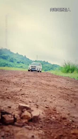 奔跑吧原始人
奔跑吧原始人短剧
奔跑吧原始人后续
奔跑吧原始人剧情
奔跑吧原始人后续剧情
疯狂的原始人
疯狂的原始人短剧
疯狂的原始人后续
疯狂的原始人剧情
疯狂的原始人后续剧情
田径天才倪大林年轻时遭资助人曹铮嫉妒陷害,左腿残疾后只能在三流的海城队当田径教练。因带队成绩不佳,他即将被老板孙泽龙开除。走投无路的倪大林孤注一掷,前往原始森林找到坎坎部落,费劲心力将部落的原始人波波带出大山,让其参加田径比赛。比赛时,曹铮等人见状对倪大林和波波百般羞辱。不料关键时刻,波波爆发出惊人速度,最终带领海城队拿下冠军,帮倪大林逆转局面。
奔跑吧原始人
奔跑吧原始人短剧
奔跑吧原始人后续
奔跑吧原始人剧情
奔跑吧原始人后续剧情
疯狂的原始人
疯狂的原始人短剧
疯狂的原始人后续
疯狂的原始人剧情
疯狂的原始人后续剧情
田径天才倪大林年轻时遭资助人曹铮嫉妒陷害,左腿残疾后只能在三流的海城队当田径教练。因带队成绩不佳,他即将被老板孙泽龙开除。走投无路的倪大林孤注一掷,前往原始森林找到坎坎部落,费劲心力将部落的原始人波波带出大山,让其参加田径比赛。比赛时,曹铮等人见状对倪大林和波波百般羞辱。不料关键时刻,波波爆发出惊人速度,最终带领海城队拿下冠军,帮倪大林逆转局面。
#奔跑吧原始人 #奔跑吧原始人短剧 #奔跑吧原始人后续 #疯狂的原始人 #疯狂的原始人后续