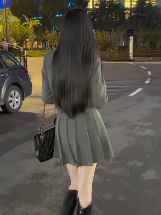 女人不需要太漂亮 有点气质简单大方就好了#套装 #美出高级感