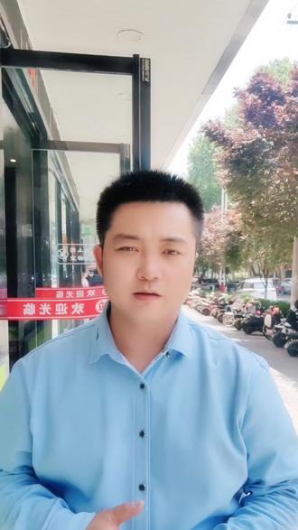 #高质量走心文案 #激励人生正能量
人在低谷不谈格局,身处逆境不讲情怀,先务实,再强大。
别空谈远方,先解决柴米油盐;世界不同情眼泪,但会为实力让路。