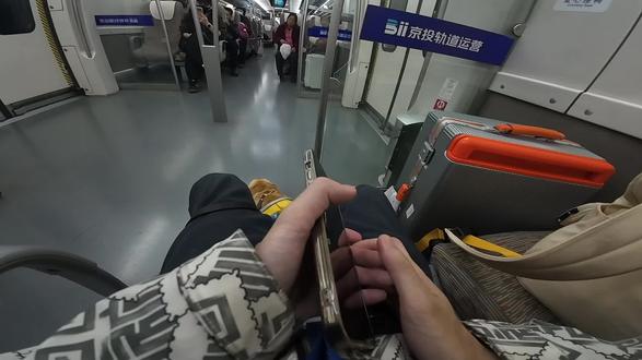 结束北京三天出差,今天带Bailey平安回广州啦~
南航金卡真的太香了,优先选座、安心进休息室,还能用积分换公务舱,出行一路顺畅,带着Bailey走得舒服又体面,简直不要太爽!
#北京出差圆满结束 #带着导盲犬回广州 #南航金卡体验 #一人一狗出行记 #Bailey陪我闯天下