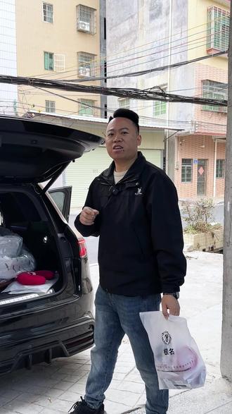 智己LS9外观焕新,兼顾帅气与实用的包围套件#智己汽车 #智己Ls9 #新能源汽车改装 #外观升级 #运动包围