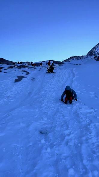 40秒带你了解萨武神山 1180/人提供全套装备 带个人就行#萨武神山 #人生第一座雪山 #户外 #解说
