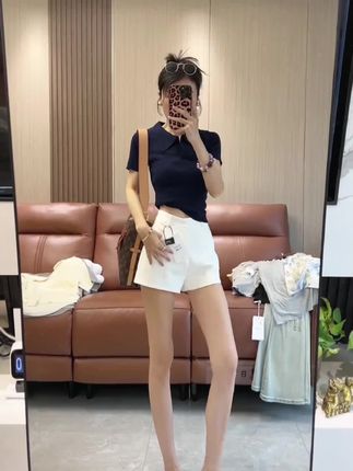 高腰西装白色外穿短裤女款爆款2025新款秋黑色显瘦热裤小个子裤子#休闲穿搭 #西装短裤 #热裤 #小个子穿搭 #短裤推荐