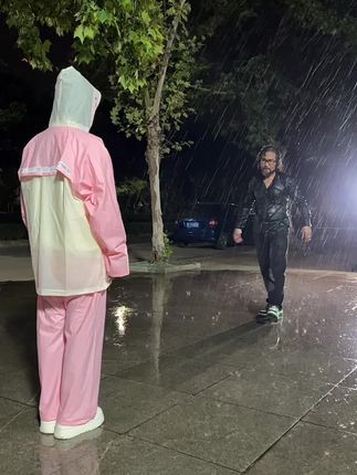 有故事的人,把故事放在心底。