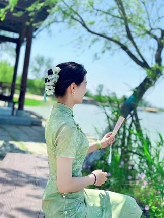 #上热门🔥 #旗袍 #优雅气质 #摄影 #旗袍