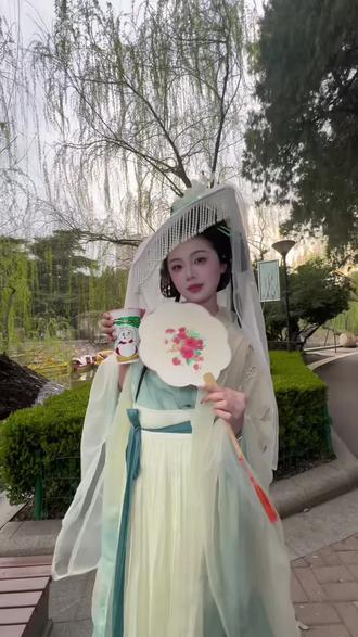 雪王你也太浪漫了 蜜雪龙井系列好有春天气息#蜜雪冰城龙井 #蜜雪冰城新品