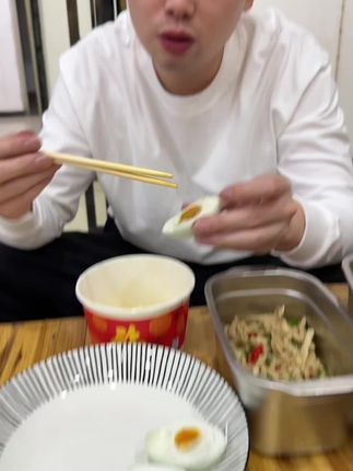 #草木灰咸鸭蛋 不咸不淡,味道刚刚好#好吃不贵 #咸鸭蛋