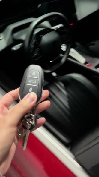 法系专用数字钥匙,远程启动,开关锁,多人用车,多部手机就是多把钥匙,功能超级实用!#用车体验 #必须要有的汽车配置 #数字钥匙手机控车 #法系车 #标致408x