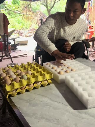 平凡的日子里谦卑的努力着,没有惊喜没有意外,生活很平淡,但是很开心和快乐