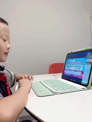外教上课一个月的效果,🥰这效果杠杠的,如果你现在还不知道给孩子报什么外教课,不妨试试我们这个#外教一对一 #外教老师
