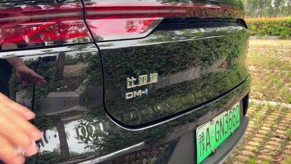 比亚迪车友自己更换空调空气滤芯非常简单 自己更换3分钟搞定,又省下一百多!#比亚迪 #空调滤芯 #空调滤芯更换 #空气滤芯 #空气滤芯更换教程