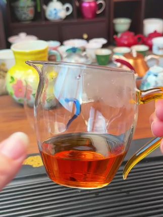 企鹅公道杯,可爱与实用的巧妙融合。优雅造型,公道分茶,共享品茗时光。#茶生活 #今天你喝茶了吗 #企鹅公道杯 #分茶器公道杯 #高硼硅玻璃公杯