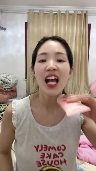 真的有效果,反正我的颈纹已经淡化了很多,如果你们用了28天颈纹一点都没有淡化的都可以直接退#分享我的护肤日常