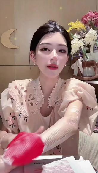 ally用韩国刷酶搓澡巾示范,结果直播间突然涌入一大批网友#ally #刷酶 #刷酶护肤 #身体素颜霜 #好物推荐🔥