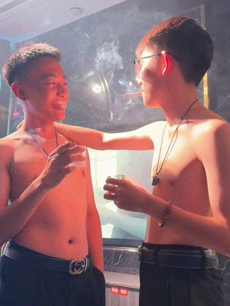 把腰挺起来 像个爷们一样战斗