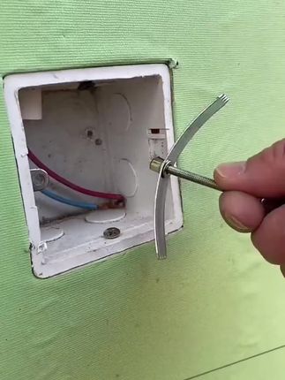 86型暗盒修复器开关插座通用固定线盒修补救底盒损坏修理卡片10个#暗盒固定器##方便又实用#生活小帮手@巨量千川 @DOU+上热门