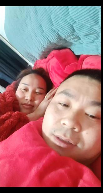 真爱不分年龄,重要的是两个人合得来#小老公大老婆 #二婚夫妻 #二婚也幸福