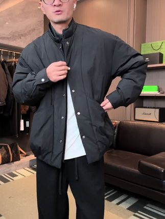 超级帅的羽绒服来了,新中式小立领,假两件自带穿搭感,又休闲又时尚。#品质男装 #羽绒服穿搭 #男士外套
