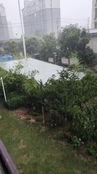 下了一下午的雨,濉溪又淹了