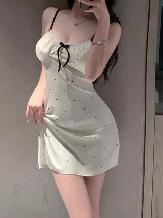 【泌雪甜梦】白色波点冰感薄款纯欲睡裙夏天收腰吊带裙家居服性感