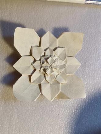 一纸繁花 徒手折出3~4mm的紫阳花瓣?全程不剪辑?#手工折纸 #做手工我是认真的 #手工折纸 #手工作品