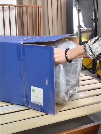 好用又实惠的卷包床垫 想要一张好用又实惠的床垫吗?快来看看我们家的吧!它是独立袋装弹簧+记忆棉的组合,可以很好的贴合你的身体曲线,给你足够的支撑力,让你拥有舒适的睡眠质量哦!#床垫 #席梦思床垫 #床垫怎么选