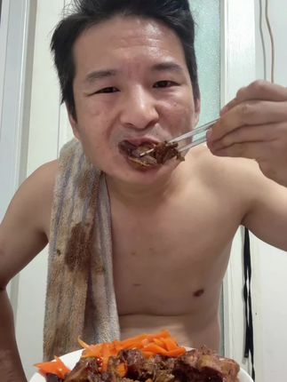 男人不要做接盘侠#大实话 #社会百态 #真实还原 #所以人生的意义是什么 #大口吃肉的感觉真好