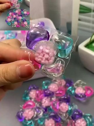 这个自带留香珠的洗衣疑珠 太爱了,五效合一的,一次一颗往洗衣机一扔就完事了,太实用了#洗衣凝珠  #洗得干净穿得放心 #非常方便实用