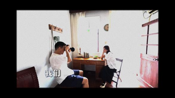 学会运用光位,新手也能拍出自己的情绪人像 人为布光,光源按照自己的想法去布置
放在人物的上下,前后,左右,也是一种光位的解释
视频中光源位置是固定的,而人物是可以根据自己的想法移动的
我们暂且也将它称之为“光位”,或者“被动光位”
#情绪人像 #摄影教学 #人像摄影 #摄影教学拍摄技巧 #摄影用光教学