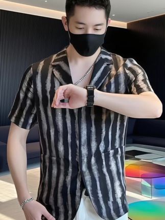 2025夏季新款男士衬衫,竖条纹显瘦,冰丝面料透气沁凉。修身剪裁百搭不挑场合,休闲通勤皆可,高品质质感拉满。,#夏季穿搭 #品质男装 #男生穿搭 #短袖衬衫#夏季新款
