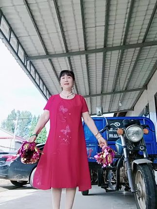 亲们早上好。爱跳舞爱生活舞岀好心情。感谢支持与鼓励。祝大家天天都有好心情。抖音小助手。